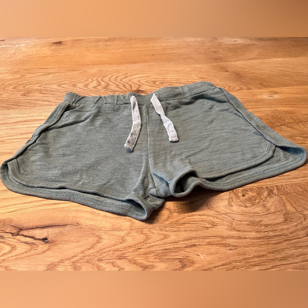 Comfy Kids Green Shorts, size 7/8